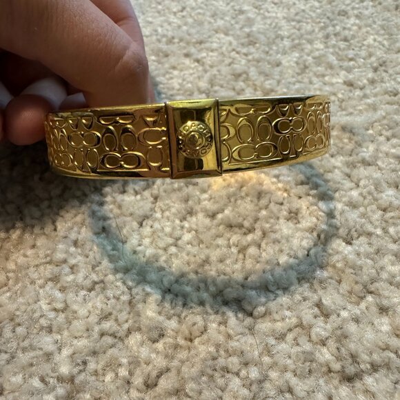 Coach Signature C Gold Bangle Bracelet - Picture 1 of 4